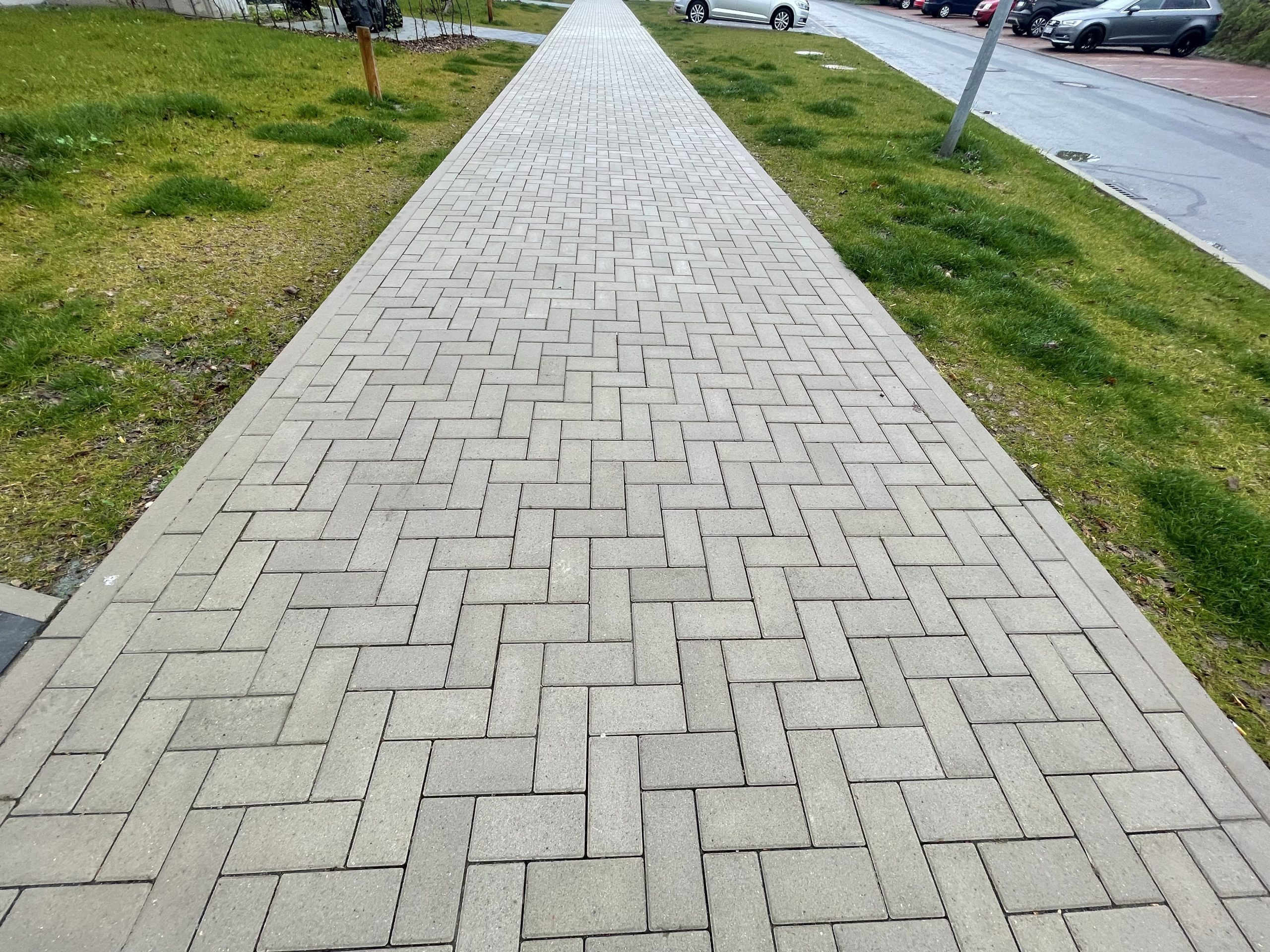 Gehwegsanierung und Pflasterarbeiten der GeBA Baustein GmbH